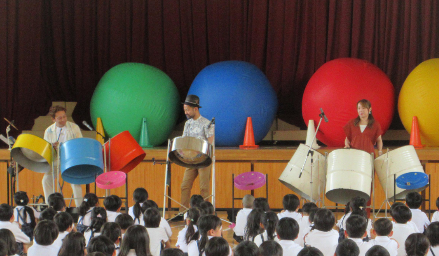 「WAIWAIスティールバンド～トリオ～」　鳥取県松江市・小学校公演